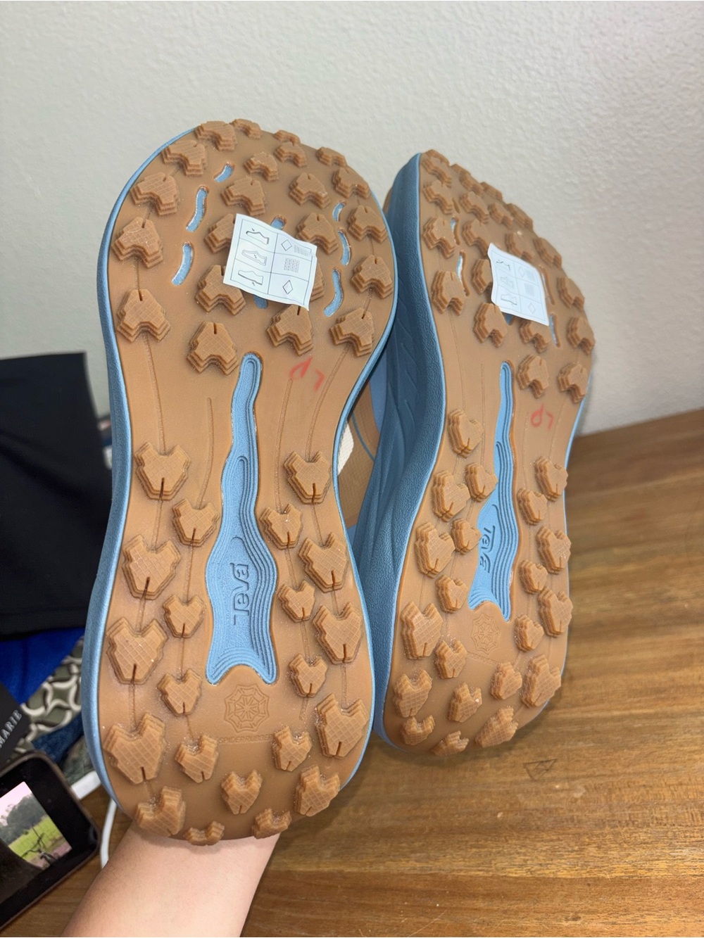 Teva Women's sneakers NEW 9 - Picture 6 of 6